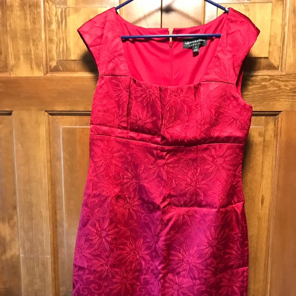 Sleeveless dress in fuchsia